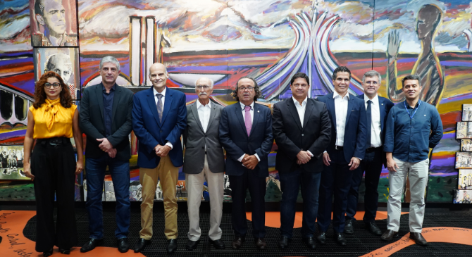 Sinduscon-DF realiza último encontro do ano com homenagens a ex-diretores e ao ex-presidente Creso Villela