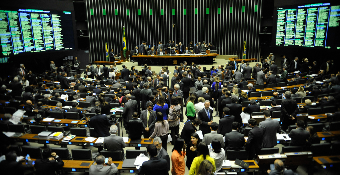 Congresso aprova mudanças na Nova Lei de Licitações; projeto vai para Lula